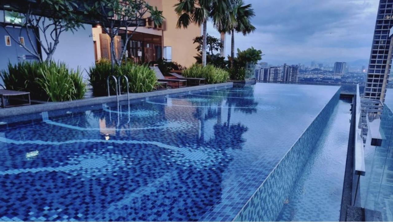 Revo, Aurora-pavilion 22 * Kuala Lumpur